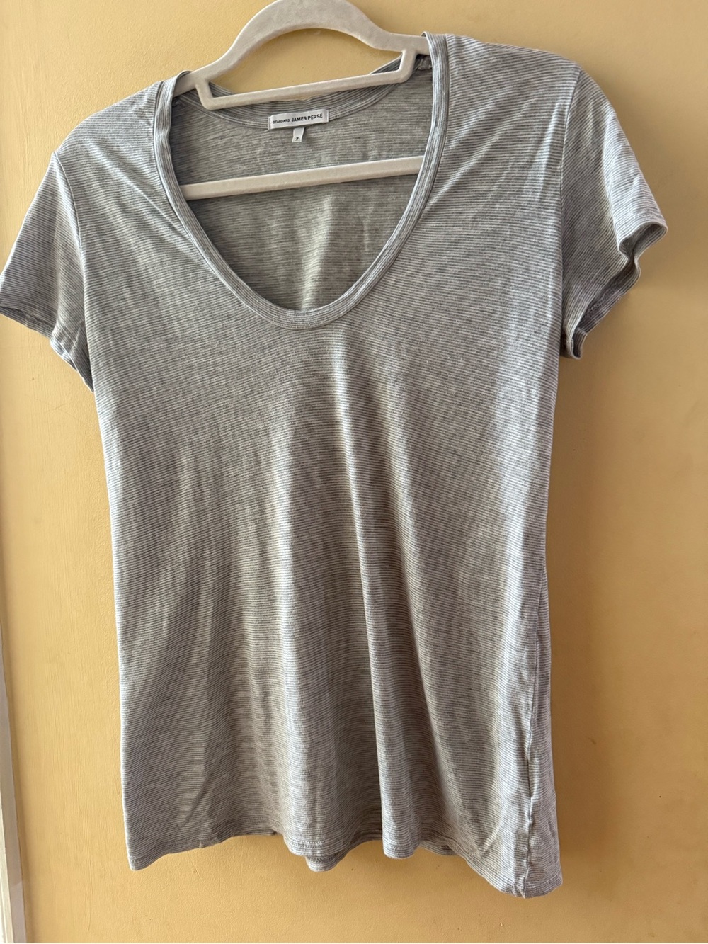 James Perse Light Gray Short Sleeve Scoop Neck Tee, James Perse size 2 = Medium